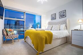 Live in Leeds Millenium Square Apartment