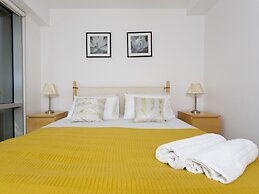 Live in Leeds Millenium Square Apartment