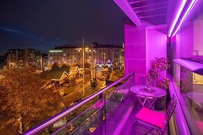 Live in Leeds Millenium Square Apartment