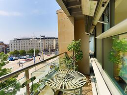 Live in Leeds Millenium Square Apartment