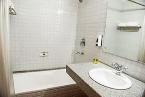 FabHotel Prazeres Boutique PanajI