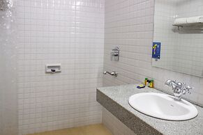 FabHotel Prazeres Boutique PanajI