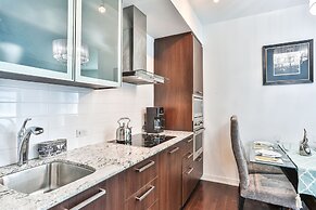 Exquisite 55th Floor 2 Bed 2 Bath Parking