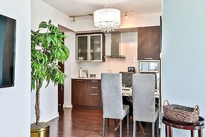 Exquisite 55th Floor 2 Bed 2 Bath Parking