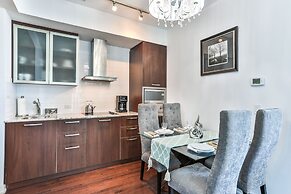 Exquisite 55th Floor 2 Bed 2 Bath Parking