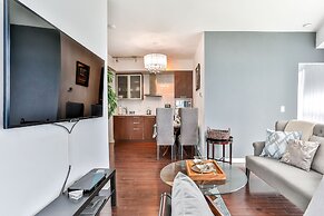 Exquisite 55th Floor 2 Bed 2 Bath Parking