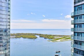 Exquisite 55th Floor 2 Bed 2 Bath Parking