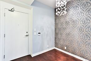 Exquisite 55th Floor 2 Bed 2 Bath Parking