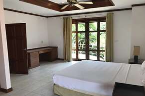 4 Bedroom Villa TG33 on Beachfront Resort SDV284-By Samui Dream Villas