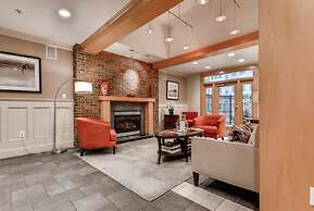 Bluebird Suites in Downtown Providence