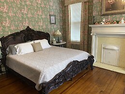 1912 Bed and Breakfast