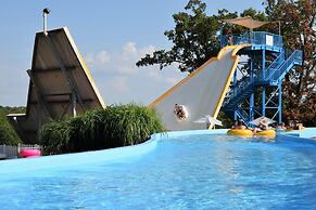 Lake Breeze Resort