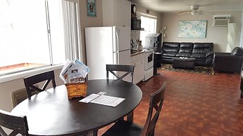 Lake Breeze Resort