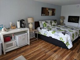 Lake Breeze Resort