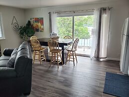 Lake Breeze Resort