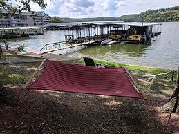 Lake Breeze Resort