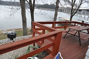 Lake Breeze Resort