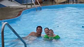 Lake Breeze Resort