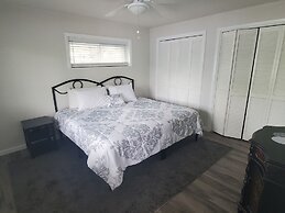 Lake Breeze Resort