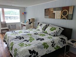 Lake Breeze Resort