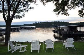 Lake Breeze Resort