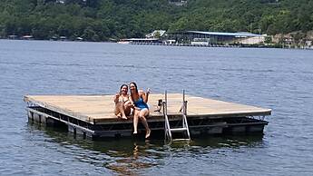 Lake Breeze Resort