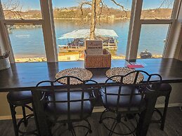 Lake Breeze Resort