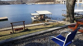 Lake Breeze Resort