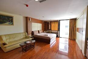 Eight Ville Apartment