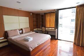 Eight Ville Apartment