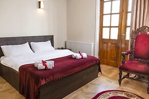 Vedzisi Garden Hotel