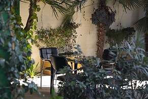 Vedzisi Garden Hotel