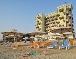 Royal Central Hotel and Resort – The Palm