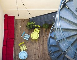Georges Hostel & Café