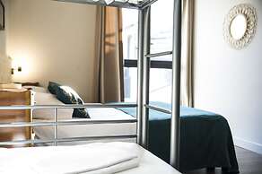Georges Hostel & Café