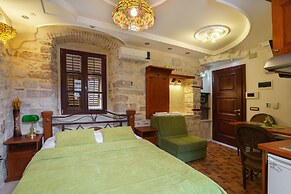 Wine house old town apartments