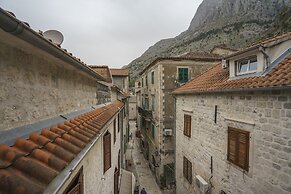 Wine house old town apartments