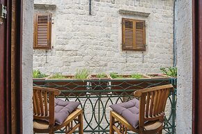 Wine house old town apartments