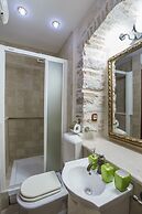 Wine house old town apartments