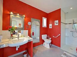 Les Chenes Rouges