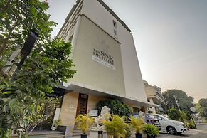 The SSK Solitaire Hotel & Banquets