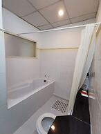 Ratchada-Sutthisan Hotel and Longstay