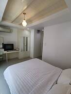 Ratchada-Sutthisan Hotel and Longstay