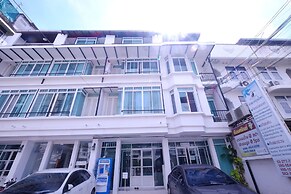 Ratchada-Sutthisan Hotel and Longstay