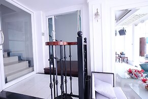 Ratchada-Sutthisan Hotel and Longstay