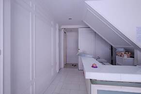 Ratchada-Sutthisan Hotel and Longstay