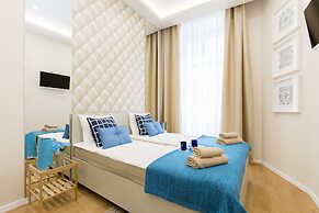 Budapest Holiday Colours