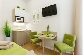 Budapest Holiday Colours