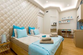 Budapest Holiday Colours