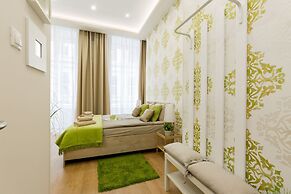 Budapest Holiday Colours